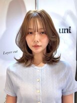 ユニ(uni)&nbsp;レイヤーカット.ベージュカラー