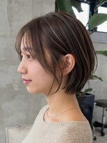 キリ 逗子(kiri) 逗子葉山シースルーバングショートボブ白髪ぼかしハイライトM217