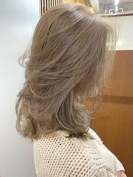 ニール 名古屋 伏見 丸の内(NEELU) ケアブリーチでつくるくすみブロンドヘアー