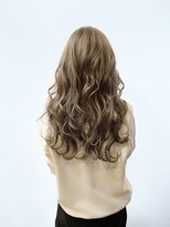 キラ(KIRA)&nbsp;ミルクティーベージュカラー