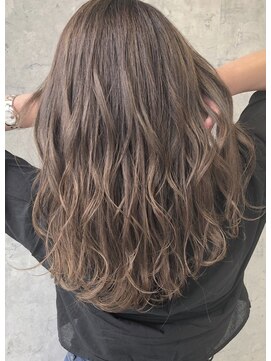 ラテ(latte) スモーキー艶感ロング