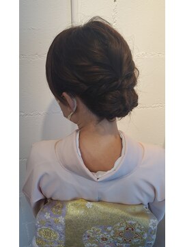 パリスパート2 訪問着 サイド ツイスト シンプル シニヨン ヘアスタイル