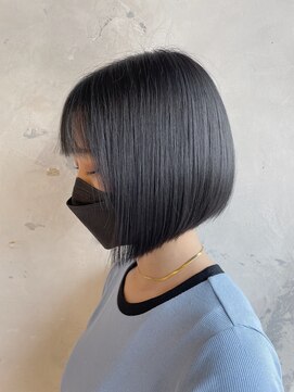 カムジーヘッド(COMEGHEAD) ブリーチ無×グレー×ボブ