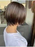 酸性ストレート×ハイライト×ショートボブ