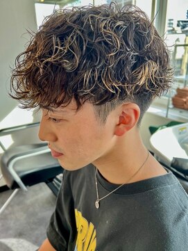 ウェイビーエフティフィフス 横浜西口(WAVEY ft.fifth) 波巻きスパイラルツイストスパイラルパーママッシュメンズヘア