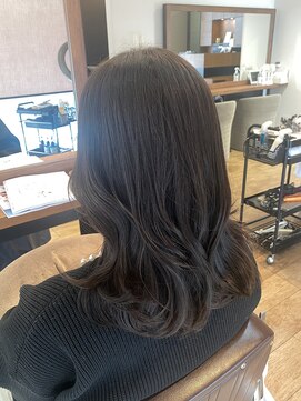 ヌーズ(Nuuds) オリーブグレージュカラー