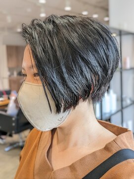 ケーオーエスビューティー(K O S beauty) 前下がりショート！