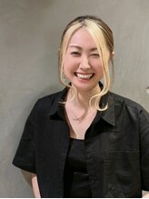 ヘアリゾート粋 新宿三丁目本店 前地 麻衣