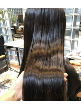 リリアン 青山(relian) ストレートヘア