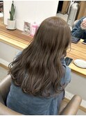 オリーブグレージュ