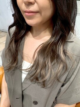 TJ天気予報 3t 日進店 顔まわりレイヤー/インナーカラー/デザインカラー/艶感/艶髪