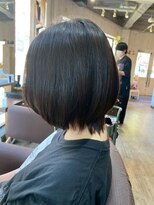 ビーチェ 小岩(Bice)&nbsp;うねり解消のナチュラルストレート/後ろ下がりミディアムボブ