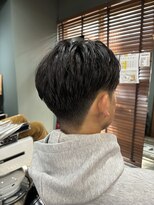 スタンドバーバー 柏(STAND BARBER) 刈り上げセンターパート/波巻きツイストスパイラル/柏