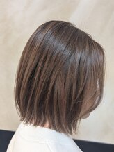 【大人女性のための上品レイヤーボブ】骨格を美しく魅せる黄金比シルエット