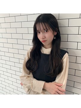 シン(Sinm。) くびれ内巻きウェーブ/ロングヘア