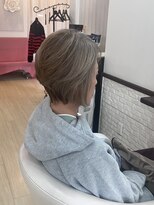 ジア ヘアーアンドネイル グラボブ白髪ぼかし