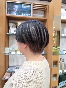 プランタンアヴェダ(printemps AVEDA) 抜け感パールベージュ×ハンサムショート