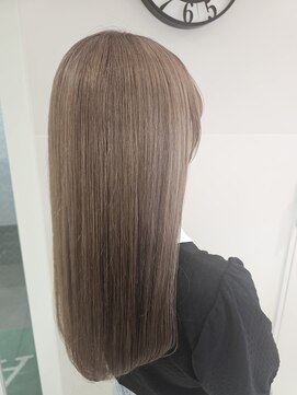 アッシュ 二俣川南口店(Ash) ◆シアーベージュ/ストレートロング/髪質改善カラー