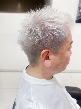 アッシュ 十日市場店(Ash) ホワイトカラー