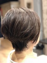 ルスキニア(Luscinia)&nbsp;横顔も美人な上品ショート