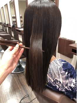 ラポールヘア 名東引山店(RAPPORT HAIR)の写真/内側から補修し指通りの良いツヤ髪へ導きます！