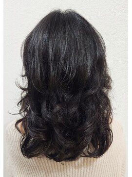 トゥルートラスト 和戸店(True Trust) おしゃれな大人のカジュアルモードなパーマスタイル