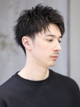 リップス レイ ギンザ(LIPPS Ray GINZA) 無造作かき上げアップバングヘア　フェードカット