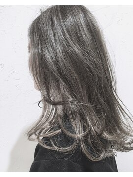 ヘアーアンドアトリエ マール(Hair&Atelier Marl) 【Marl外国人風カラー】グレージュのインナーカラーセミディ