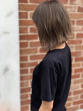 オルト(Ort) 抜け感◎前下がりボブ||外国人風アディクシーカラー