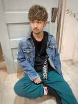 クルール バイ マーブル(COULEUR by Marble)&nbsp;ツーブロック くせ毛風パーマ フェザーマッシュ