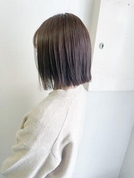 キャンバス バイ ネオリーブ 横浜西口(Canvas by neo.) 外ハネボブ　ぱっつんボブ　切りっぱなしボブ　ベージュ