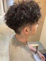 ソウスシア(SOURCE cia)&nbsp;刈り上げハイウエイトツイストスパイラルパーマ【佐藤和弥】