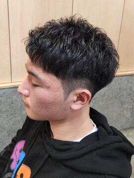 ニアウ 伊勢崎連取店(Niau) 刈り上げアップバングショートニュアンスパーマメンズ