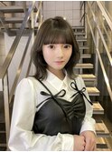 大人かわいいアッシュグレージュミディアムボブ