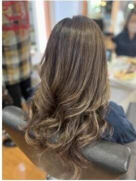 ヘアー ロゼッタ ギンザ(Hair rosetta GINZA) ハイライトカラー ロング