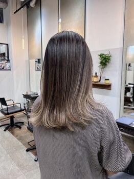 デイジードゥ(Daisy duex)の写真/白髪ぼかしハイライト/脱白髪染めは≪Daisy duex≫にお任せ!"白髪を楽しむ"スタイルをご提案します◎