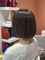 ミア(Mia)&nbsp;フェイスフレーミング・白髪ぼかしハイライト｜大人ボブ