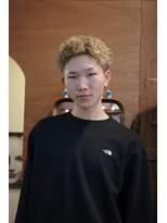 エディ(Edy)&nbsp;メンズパーマケアブリーチブロンド刈り上げスパイキーショート