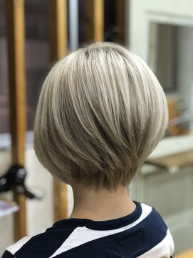 オロ(ORO) 【ORO】ライトフォギーベージュ×マニッシュボブ(さがら)