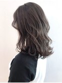 ダークグレージュ_セミウェットウェーブオリーブカラー_ba306671