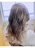 美髪/ホワイトグレージュ/ネビージュ/大人かわいい/こなれミディ