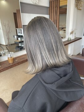 ミノリ(Minori) 低めバレイヤージュ