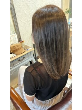 ヘアメイク リヴ(Hair Make Liv) スモーキーベージュ×艶髪ストレート