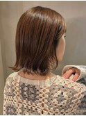 外ハネ ミディアム ベージュ 切りっぱなし