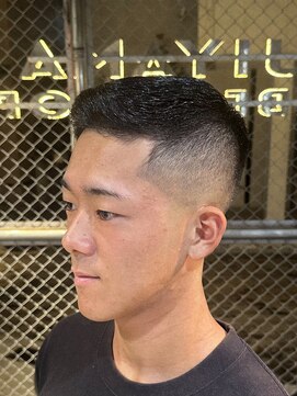 フジヤマ バーバー ショップ(FUJIYAMA BARBER SHOP) ミドルフェード／クルーカット