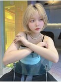 大人可愛い丸みショートボブ ハイトーン ブリーチ ダブルカラー