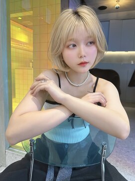 ロンド ジュルード 名古屋(Lond jeloud) 大人可愛い丸みショートボブ ハイトーン ブリーチ ダブルカラー