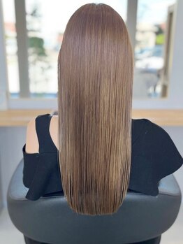 ロイ(ROI)の写真/【幅広い提案力×高い技術力】年齢を重ねる度美しさを。一人ひとりに合わせた白髪染め・白髪ぼかしを提案◎