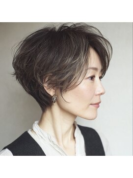 ハーツ(Heart's) 白髪ぼかし/イメチェンヘアスタイル/前髪カタログ/ショートボブ