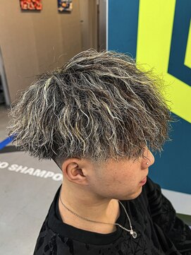 ダズルヘアラッシュ(DAZZLE hair RUSH) 束感ツイストスパイラル×金メッシュ